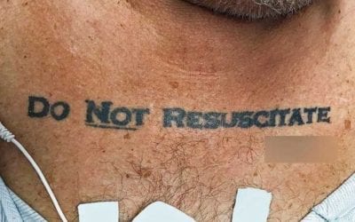 Este tatuaje conflictu a varios mdicos: No resucitar